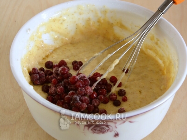 Положить бруснику