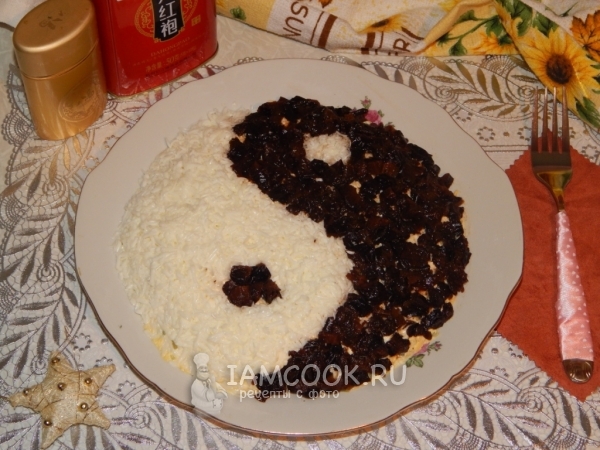 Салат Инь-Янь с черносливом