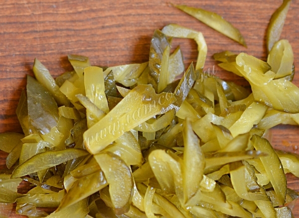 Огурцы порезанные