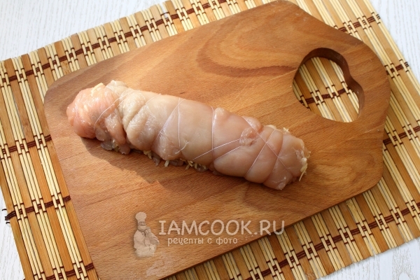 Завернуть в рулет и перевязать ниткой