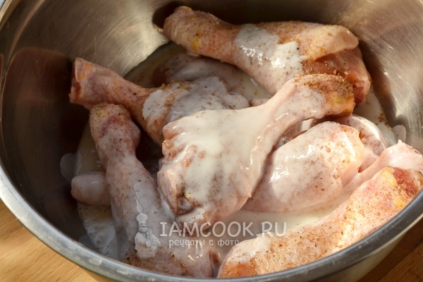 Влить кефир