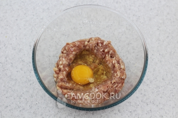 Мясной фарш с яйцом