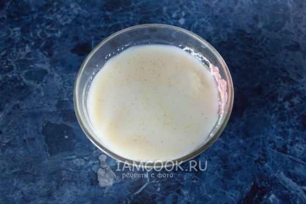 Залить манку молоком
