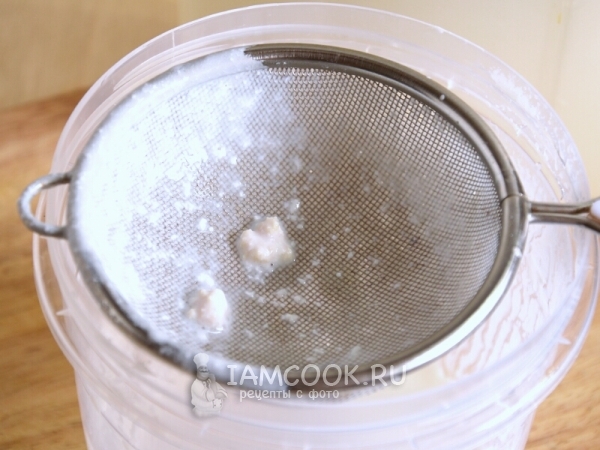 Процедить кефир