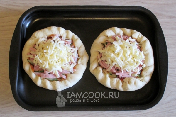 Посыпать сыром