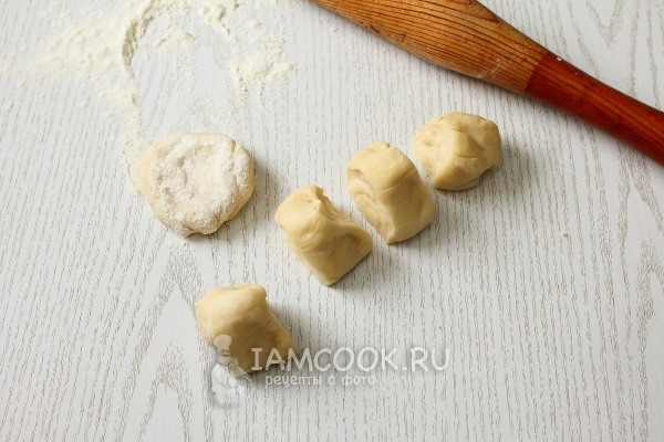 Разделить тесто на части