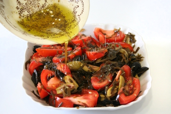 Овощной салат с морской капустой