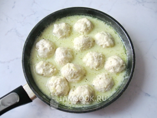 Потушить тефтели