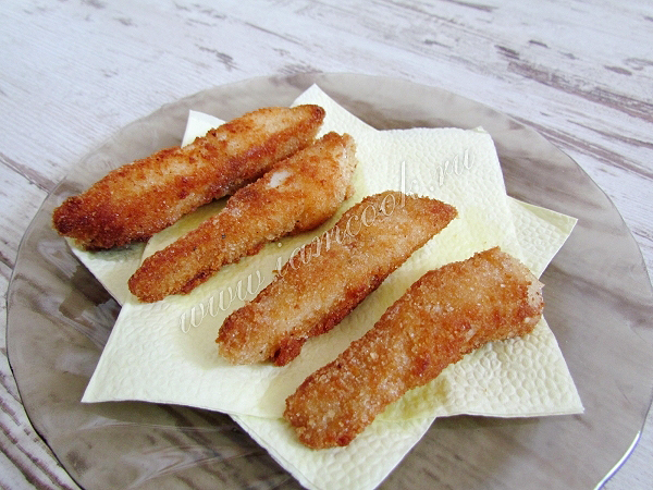 Готовим рыбные палочки в панировке