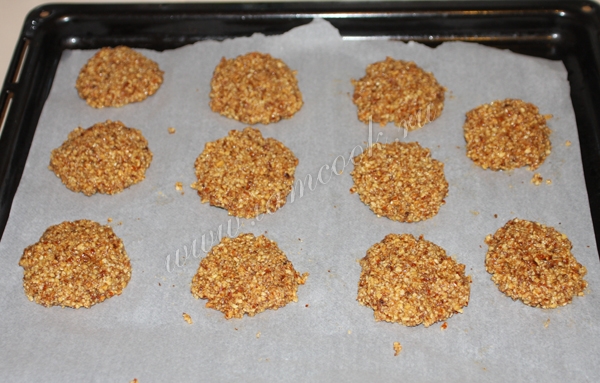 Миндальное печенье на противне, фото