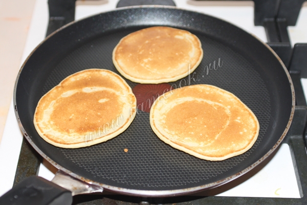 Фотография оладьев на молоке