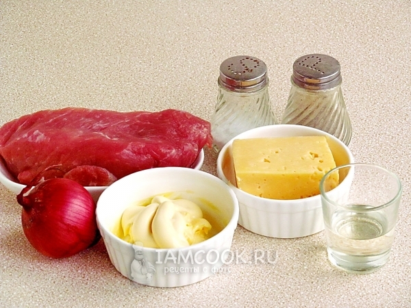 Ингредиенты для закуски из свинины и сыра