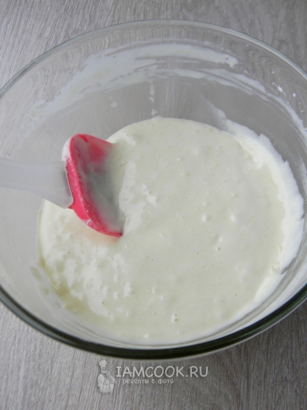 Размешать тесто лопаткой