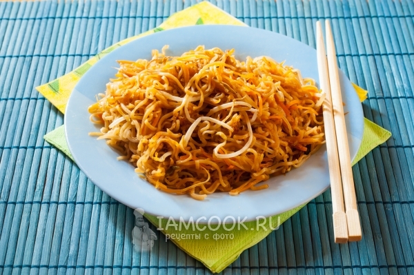 Фото жареной лапши с морковью