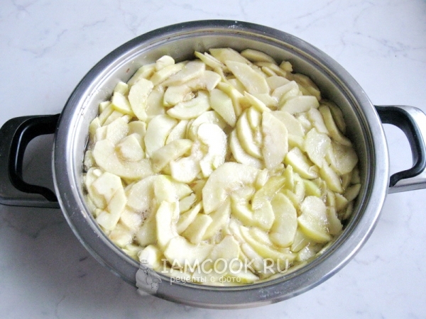 Яблоки в сахарном сиропе