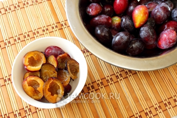 Удалили косточки из слив