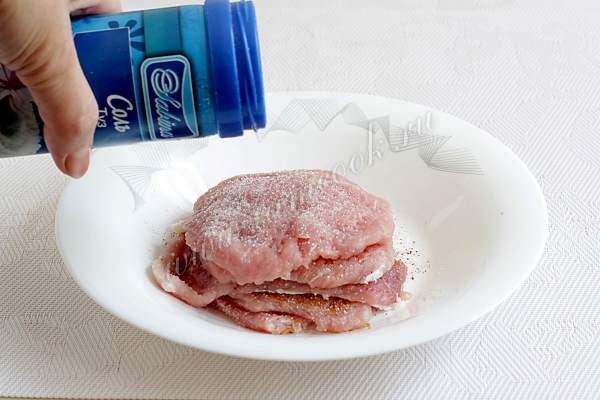 Свинина в приправах