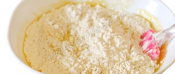 Добавить муку