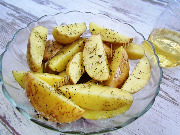 Запекаем молодой картофель