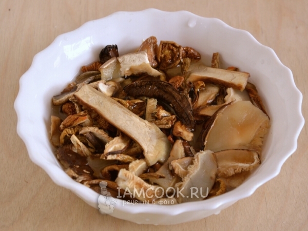 Замочить грибы