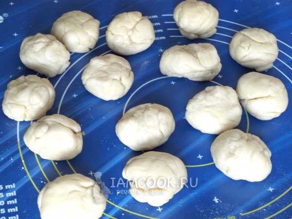 Разделить тесто на части