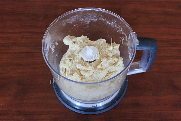 Замешиваем тесто