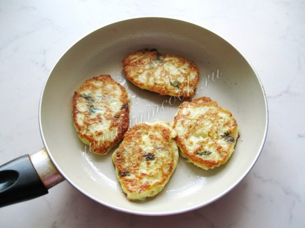 Оладьи из кабачков с творогом