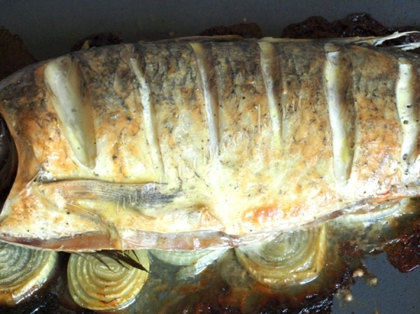 Карп запеченный в духовке