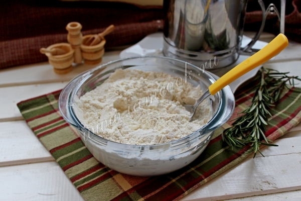 Добавить муку и разрыхлитель