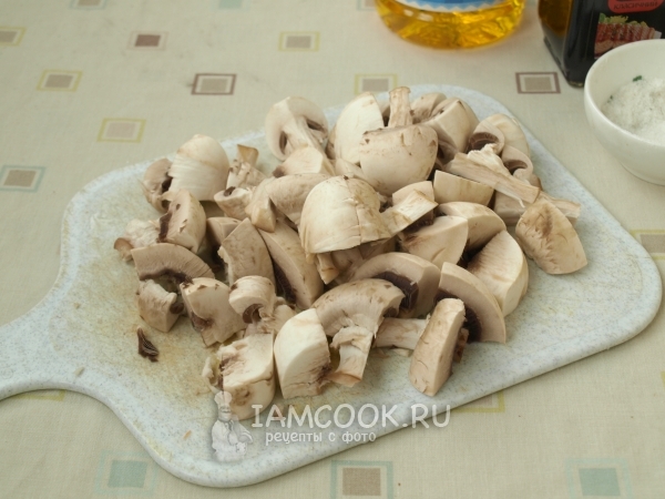 Порезать грибы