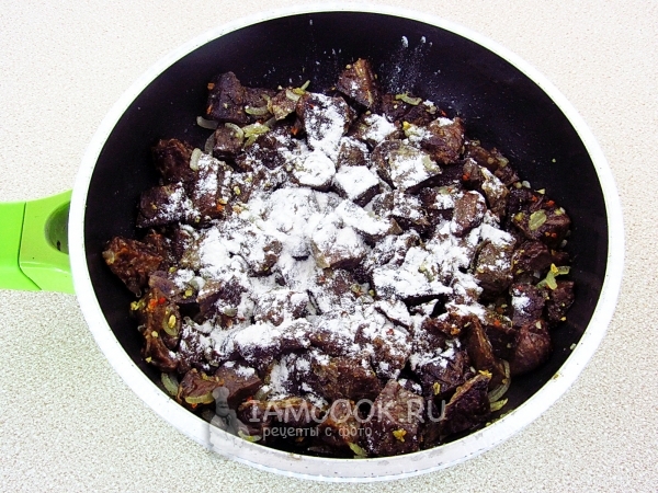 Добавить муку