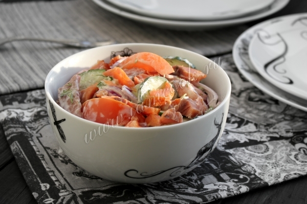 Готовим салат из горбуши горячего копчения