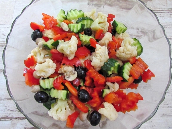 Овощи в салатнике