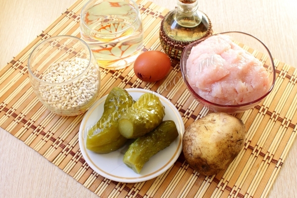 Ингредиенты для рассольника с фрикадельками