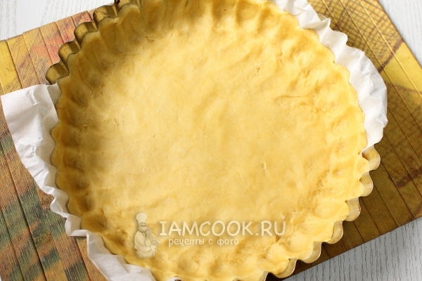 Выложить в форму тесто