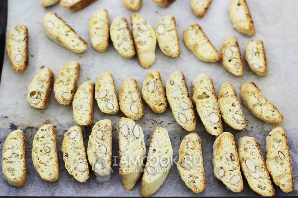 Печенье Кантучини с миндалем