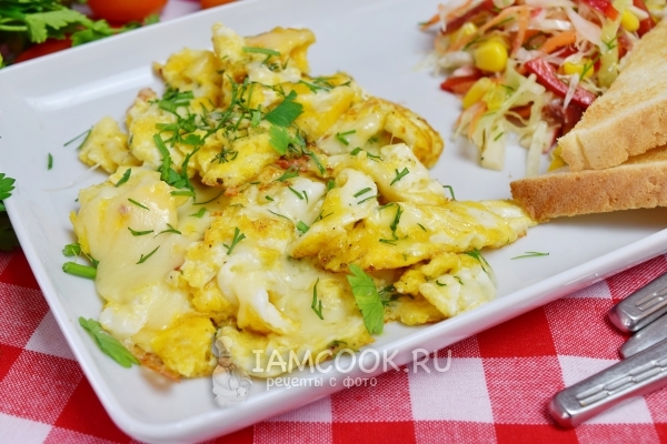 Рецепт яичницы с сыром