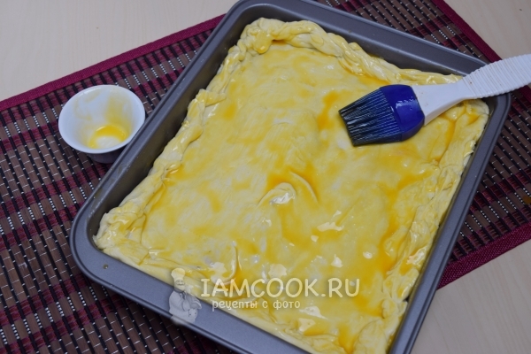 Смазать желтком