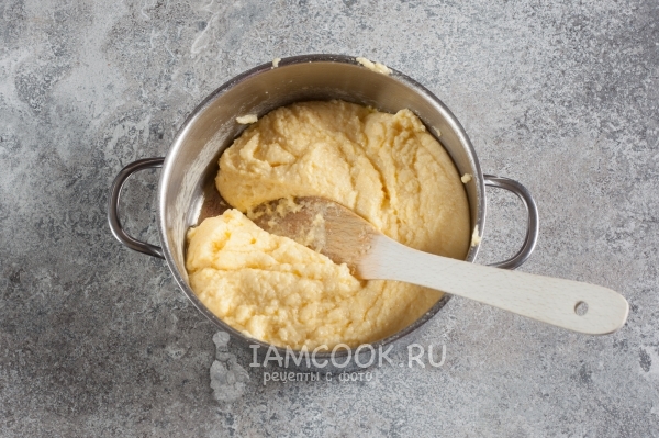 Размешать кукурузную массу