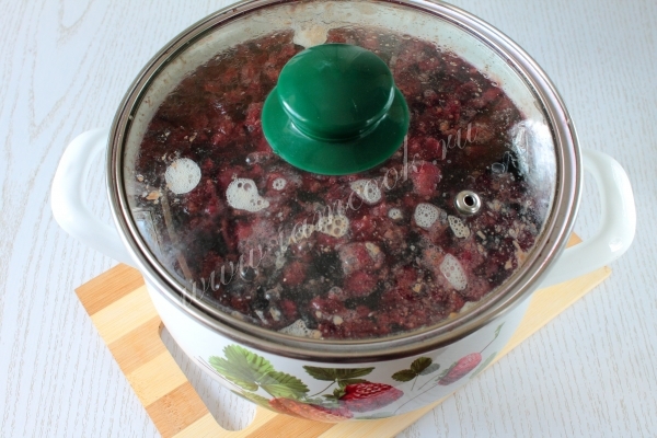 Варим морс из вишни