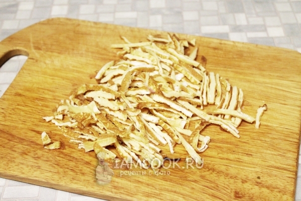 Порезать омлет