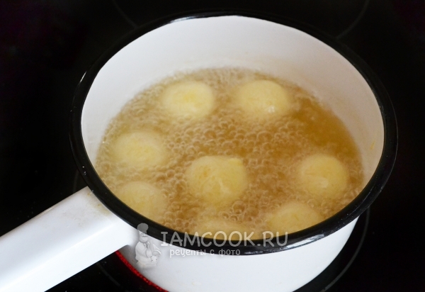 Пожарить сырные шарики