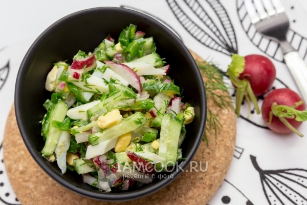 Овощной салат с яйцом