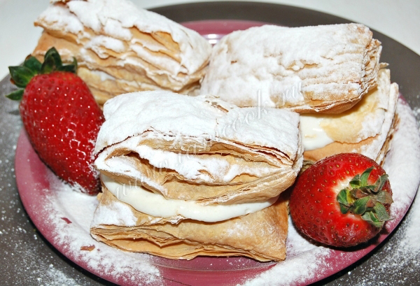 пирожные из слоеного теста