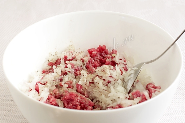 Лук с фаршем