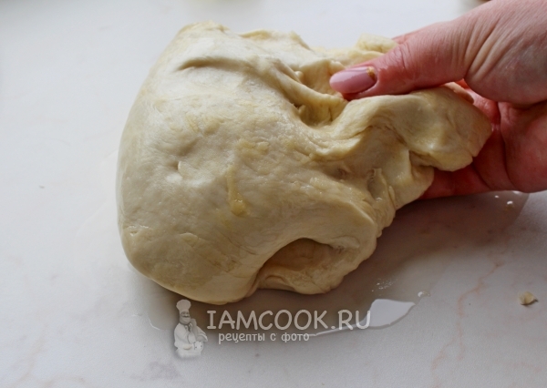 Смазать стол маслом