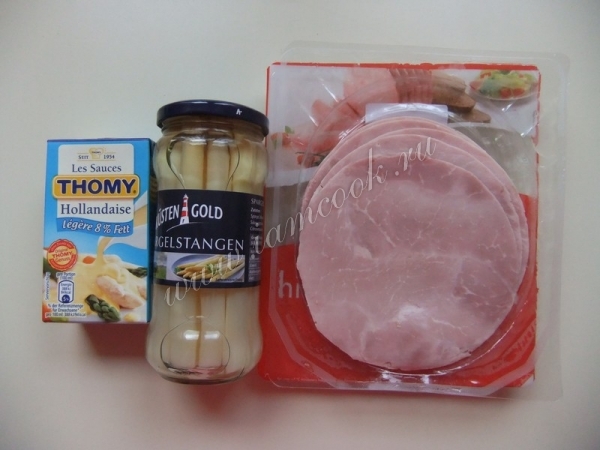 Ингредиенты для рулетиков из ветчины и спаржи