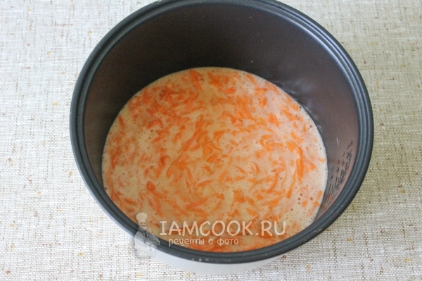 Перелить тесто в мультиварку