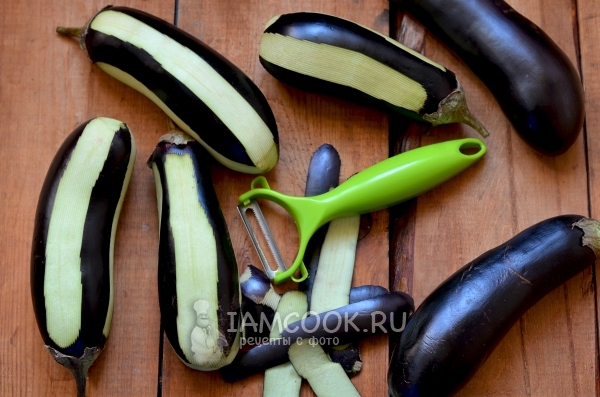Почистить баклажаны