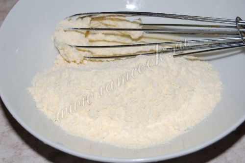 Кукурузная мука с водой и солью